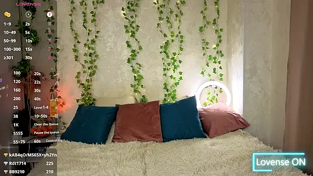  Cats eyes  online show from 11-28-25, 12:19