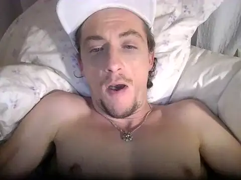 Snapshot of Dubbsssss chatting on 08-08-26, 08:22 Dubbsssss online show from 08-08-26, 08:22