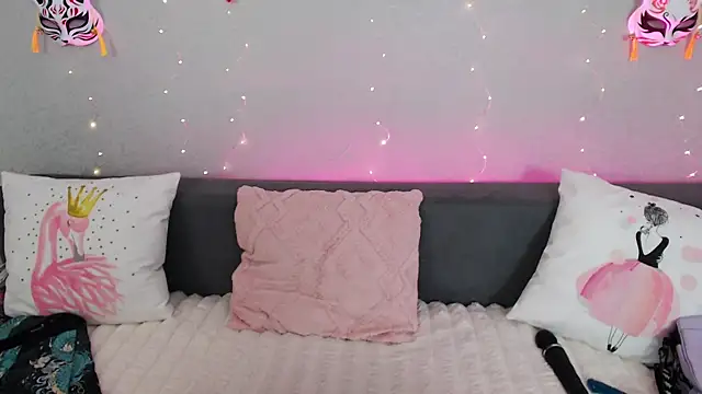 Snapshot of Evarey_ chatting on 07-24-26, 04:43 Evarey online show from 07-24-26, 04:43