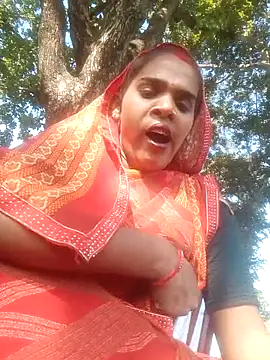 Snapshot of Tg_sonam chatting on 12-17-25, 05:35 Tg sonam online show from 12-17-25, 05:35