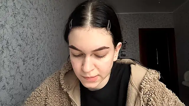 Wallazar cute online show from 10-20-25, 01:11