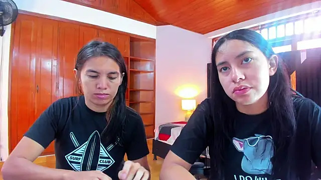 Snapshot of Sofy_and_Mia chatting on 10-10-25, 12:37 Sofy and Mia online show from 10-10-25, 12:37