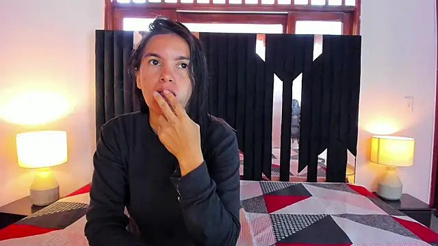 Snapshot of Sofy_and_Mia chatting on 10-22-25, 12:38 Sofy and Mia online show from 10-22-25, 12:38