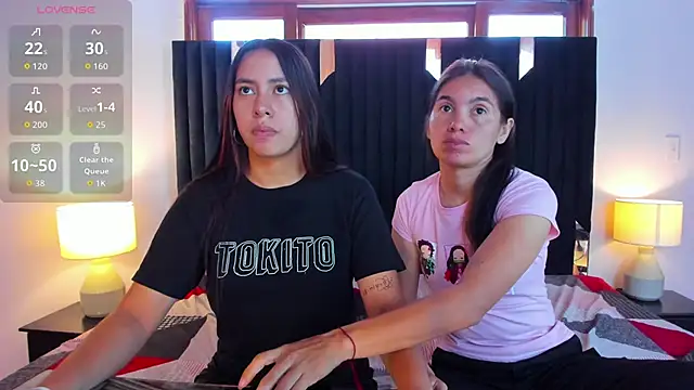 Snapshot of Sofy_and_Mia chatting on 10-27-25, 12:31 Sofy and Mia online show from 10-27-25, 12:31