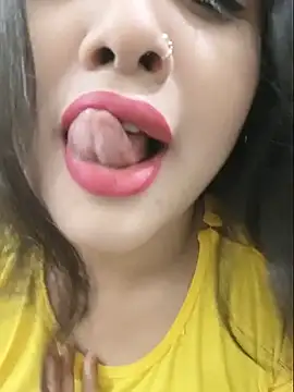Snapshot of Beauty_Queen_Soniya chatting on 07-19-26, 03:54 Beauty Queen Soniya online show from 07-19-26, 03:54