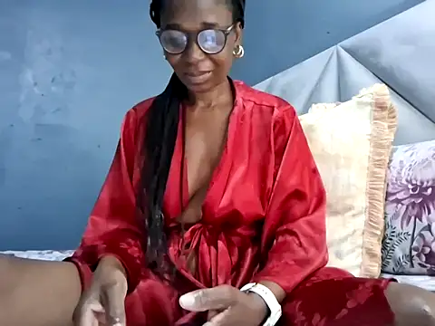 Snapshot of NaughtyCouga chatting on 06-17-26, 05:32 NaughtyCouga online show from 06-17-26, 05:32