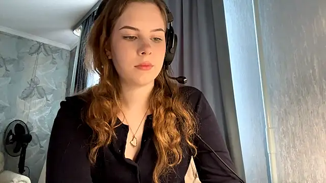 Leyla Luna online show from 10-12-25, 10:36