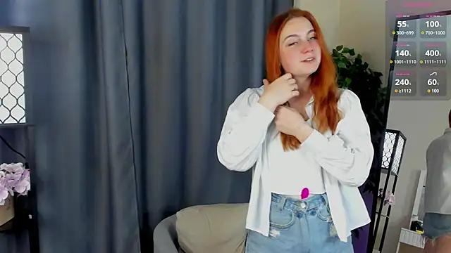 KellyeOun online show from 10-21-25, 01:39