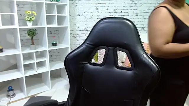 hannahjackson  online show from 10-14-25, 11:22