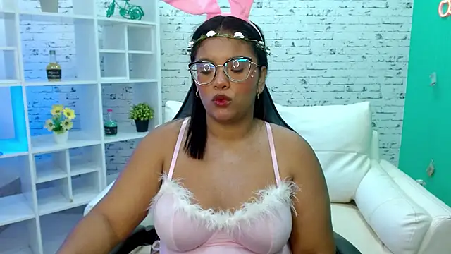 hannahjackson  online show from 10-31-25, 12:06