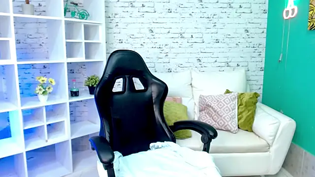 hannahjackson  online show from 11-06-25, 11:33