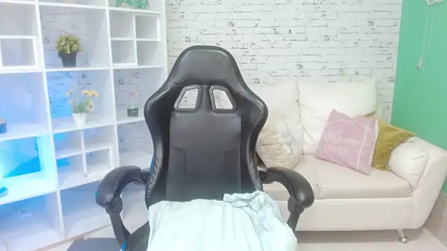 hannahjackson  online show from 11-30-25, 11:14