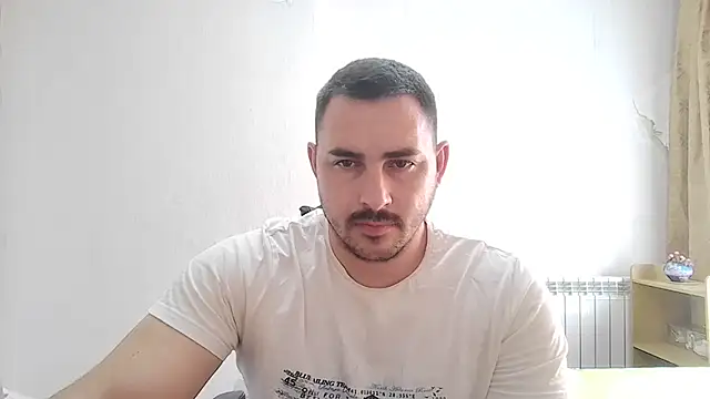 Snapshot of mastermute chatting on 06-18-26, 08:14 mastermute online show from 06-18-26, 08:14