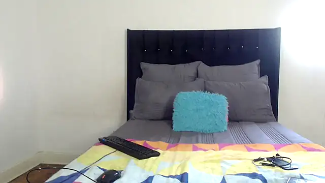 MissLola026 online show from 03-10-26, 08:41