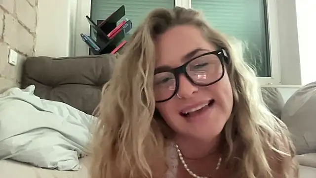 goddesemiiyy online show from 10-09-25, 09:07