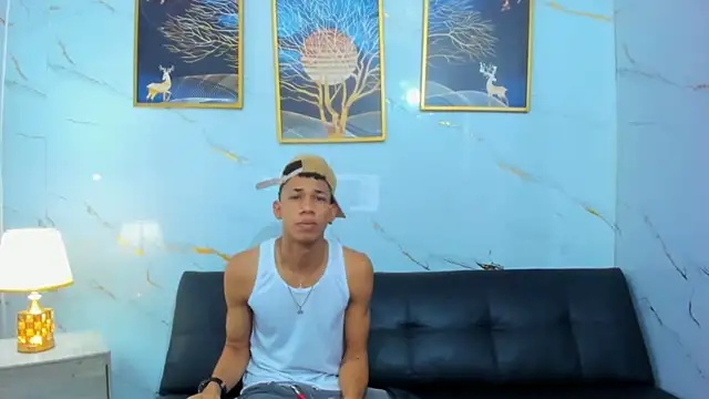 Snapshot of Little_nicoll chatting on 04-07-26, 12:33 Little nicoll online show from 04-07-26, 12:33