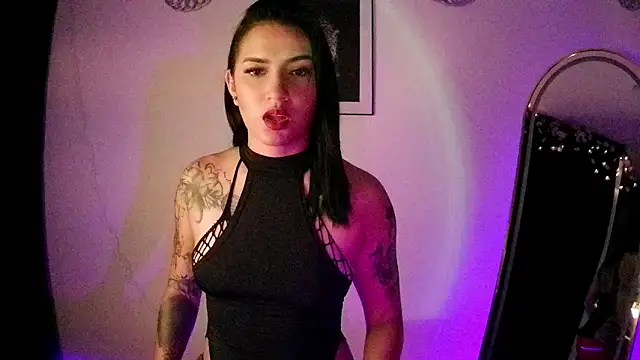 Snapshot of LunaAdamsx chatting on 11-05-25, 10:15 LunaAdamsx online show from 11-05-25, 10:15