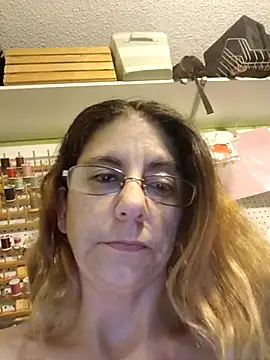 Snapshot of 1988beth chatting on 10-10-25, 11:15 1988beth online show from 10-10-25, 11:15