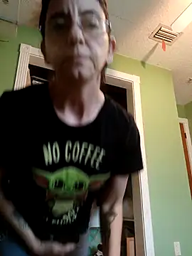 Snapshot of 1988beth chatting on 03-04-26, 06:36 1988beth online show from 03-04-26, 06:36