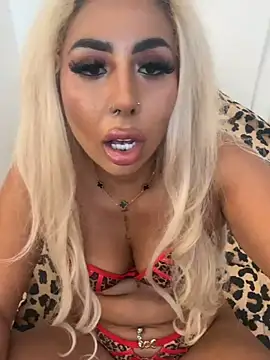 Snapshot of zara_bellexx chatting on 04-17-26, 01:14 zara bellexx online show from 04-17-26, 01:14