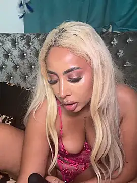 Snapshot of zara_bellexx chatting on 05-15-26, 02:18 zara bellexx online show from 05-15-26, 02:18