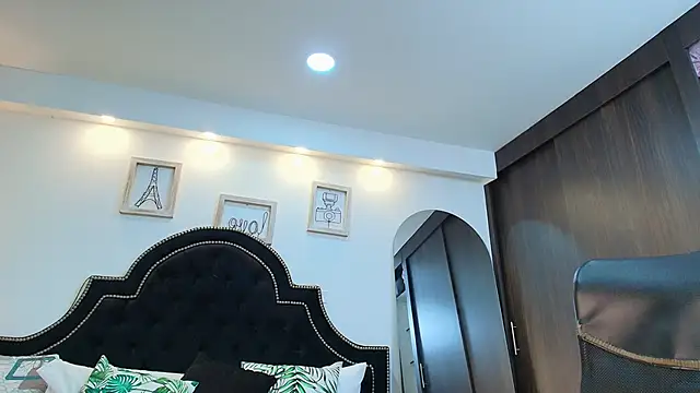 DenzelRios online show from 12-20-25, 09:44