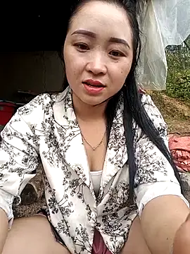 miemie-xx online show from 10-14-25, 02:01