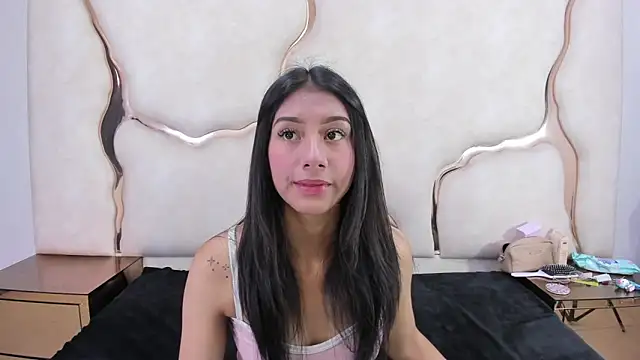 Mia clark18 online show from 12-04-25, 06:16