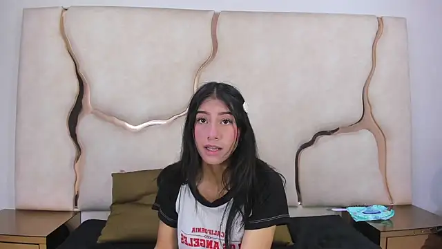 Mia clark18 online show from 12-05-25, 03:52