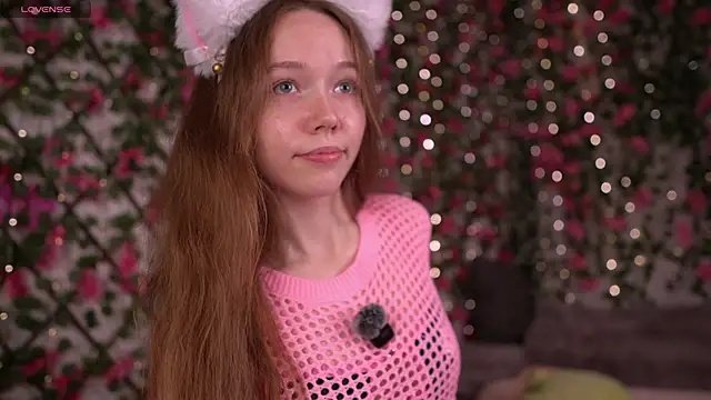 Petite Polly online show from 12-15-25, 06:12