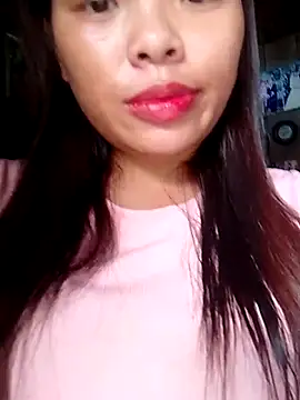 Snapshot of hello-cute chatting on 10-12-25, 08:24 hello-cute online show from 10-12-25, 08:24