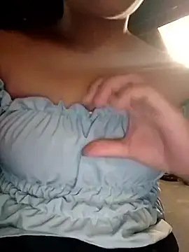 Snapshot of hello-cute chatting on 10-17-25, 03:53 hello-cute online show from 10-17-25, 03:53