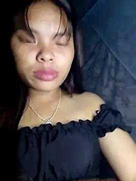 hello-cute online show from 10-28-25, 03:58