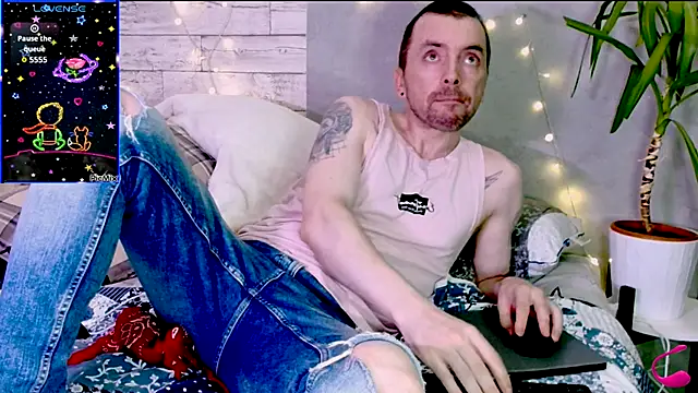 Markus Rivas online show from 10-26-25, 11:53