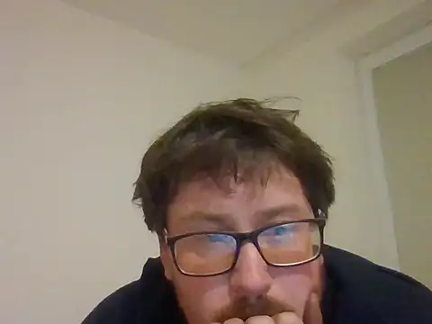 Snapshot of czechguy chatting on 10-11-25, 05:00 czechguy online show from 10-11-25, 05:00