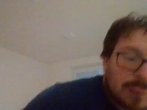 Snapshot of czechguy chatting on 10-24-25, 04:03 czechguy online show from 10-24-25, 04:03