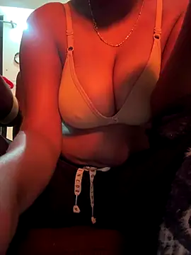 Snapshot of janu-janvi chatting on 01-07-26, 04:09 janu-janvi online show from 01-07-26, 04:09