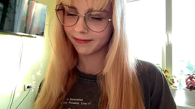 CherlynBlose online show from 10-10-25, 01:10