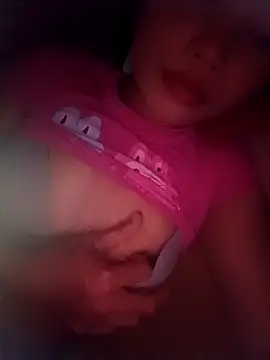 Snapshot of Rabbit-small chatting on 10-13-25, 10:15 Rabbit-small online show from 10-13-25, 10:15