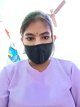 Hot radhaji online show from 01-08-26, 10:39