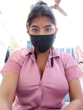 Hot radhaji online show from 02-19-26, 01:45