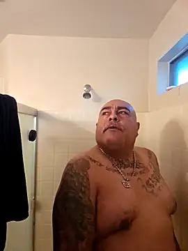 Snapshot of B1GLO chatting on 11-11-25, 02:06 B1GLO online show from 11-11-25, 02:06