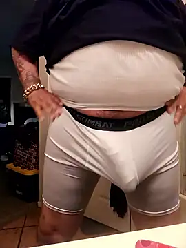 Snapshot of B1GLO chatting on 01-07-26, 11:18 B1GLO online show from 01-07-26, 11:18