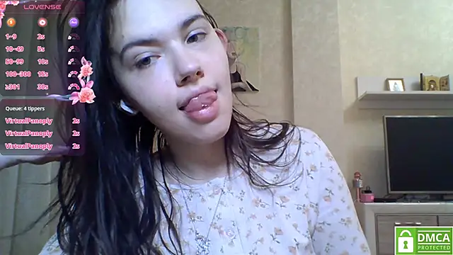 Snapshot of CeyaLier chatting on 06-25-26, 07:40 CeyaLier online show from 06-25-26, 07:40