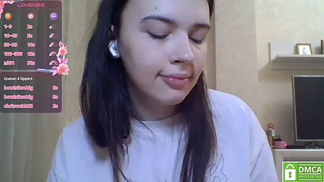 Snapshot of CeyaLier chatting on 07-17-26, 10:47 CeyaLier online show from 07-17-26, 10:47