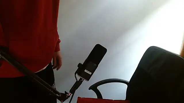 Snapshot of chibrax918 chatting on 12-16-25, 09:47 chibrax918 online show from 12-16-25, 09:47