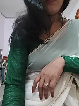 Snapshot of Janu-hasena chatting on 06-12-26, 10:47 Janu-hasena online show from 06-12-26, 10:47