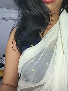 Snapshot of Janu-hasena chatting on 07-18-26, 10:24 Janu-hasena online show from 07-18-26, 10:24