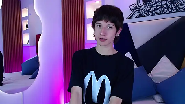 Emo Boy  online show from 02-18-26, 08:38