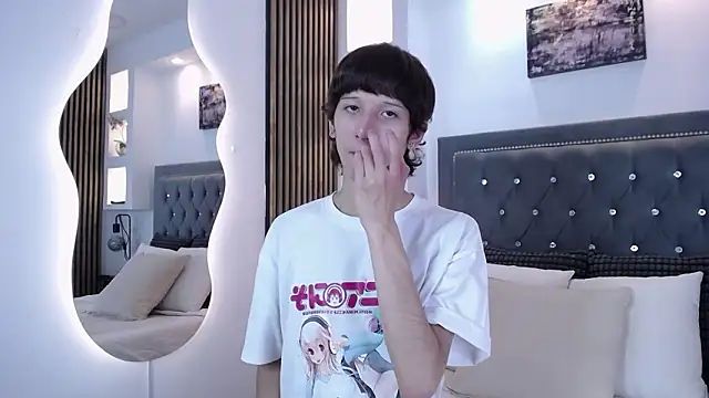 Emo Boy  online show from 03-11-26, 08:37